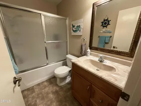 Bath - 608 Holly Ave, Oxnard, CA 93036 photo 1 of 2
