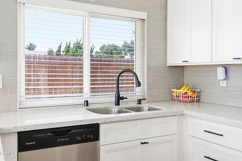 Kitchen - 3090 Net Ct, Oxnard, CA 93035 photo 2 of 4