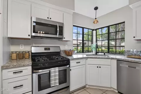 Kitchen - 3720 Via Pacifica Walk, Oxnard, CA 93035 photo 2 of 3