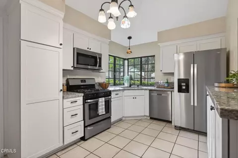 Kitchen - 3720 Via Pacifica Walk, Oxnard, CA 93035 photo 1 of 3