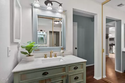 Bath - 3720 Via Pacifica Walk, Oxnard, CA 93035 photo 2 of 3