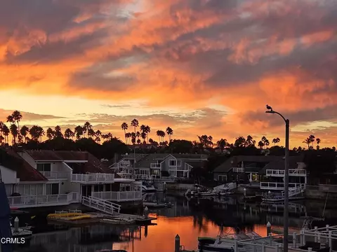 View/Area - 2145 Kingsbridge Way, Oxnard, CA 93035 photo 3 of 4
