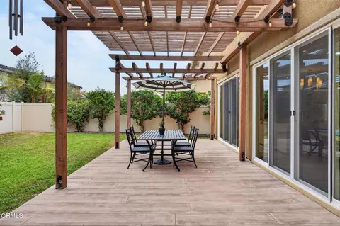 Exterior - 541 Owens River Dr, Oxnard, CA 93036 photo 5 of 8