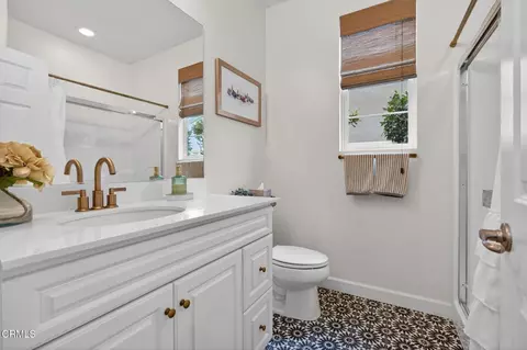 Bath - 541 Owens River Dr, Oxnard, CA 93036 photo 5 of 9