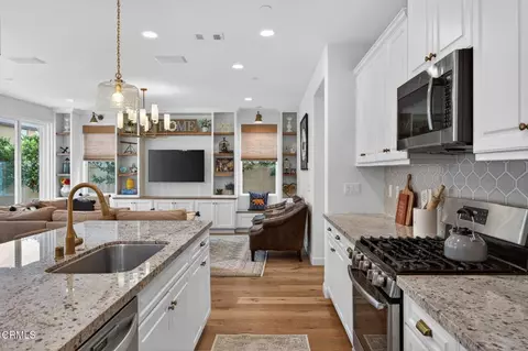 Kitchen - 541 Owens River Dr, Oxnard, CA 93036 photo 6 of 6