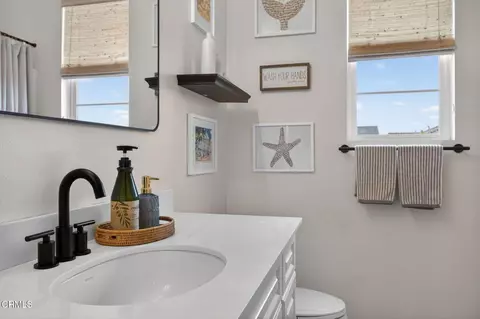 Bath - 541 Owens River Dr, Oxnard, CA 93036 photo 9 of 9