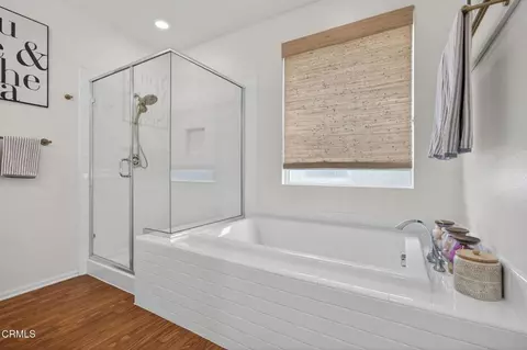 Bath - 541 Owens River Dr, Oxnard, CA 93036 photo 2 of 9