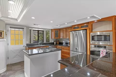 Kitchen - 20476 Old Town Rd, Tehachapi, CA 93561 photo 1 of 5