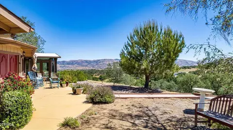 Exterior - 20476 Old Town Rd, Tehachapi, CA 93561 photo 5 of 13