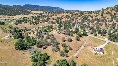 View/Area - 20476 Old Town Rd, Tehachapi, CA 93561 photo 3 of 4