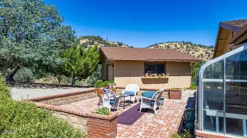 Exterior - 20476 Old Town Rd, Tehachapi, CA 93561 photo 4 of 13