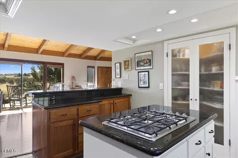 Kitchen - 20476 Old Town Rd, Tehachapi, CA 93561 photo 5 of 5