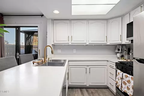 Kitchen - 553 S E St, Oxnard, CA 93030 photo 3 of 3