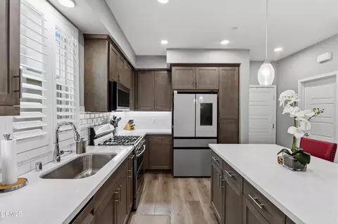 Kitchen - 643 Winchester Dr, Oxnard, CA 93036 photo 3 of 3