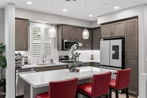 Kitchen - 643 Winchester Dr, Oxnard, CA 93036 photo 1 of 3