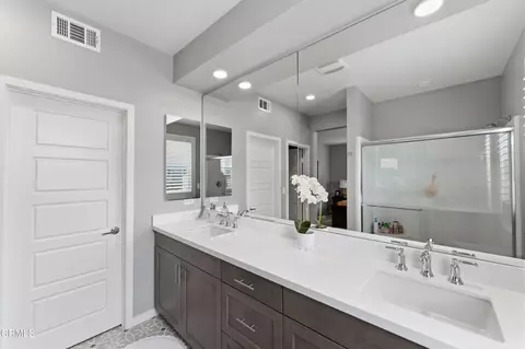 Bath - 643 Winchester Dr, Oxnard, CA 93036 photo 3 of 5