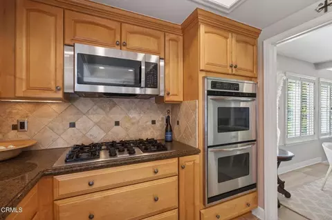 Kitchen - 145 Japonica Ct, Camarillo, CA 93012 photo 4 of 4