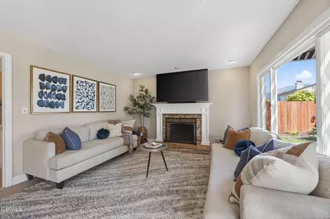 Living - 145 Japonica Ct, Camarillo, CA 93012 photo 4 of 5
