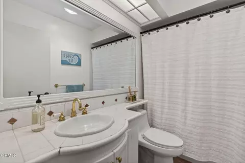 Bath - 145 Japonica Ct, Camarillo, CA 93012 photo 2 of 5