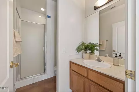 Bath - 1602 Grace Ct, Camarillo, CA 93010 photo 6 of 8
