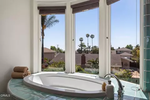 Bath - 1602 Grace Ct, Camarillo, CA 93010 photo 3 of 8