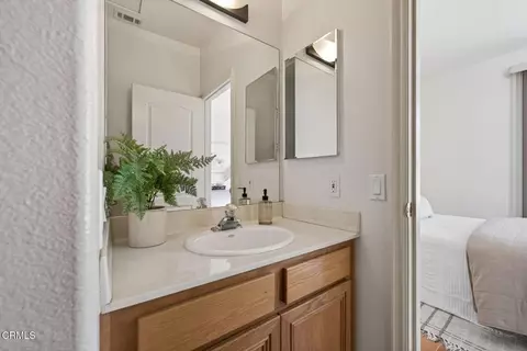 Bath - 1602 Grace Ct, Camarillo, CA 93010 photo 7 of 8