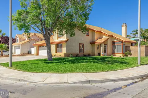 43759 Dana Dr, Lancaster, CA 93535