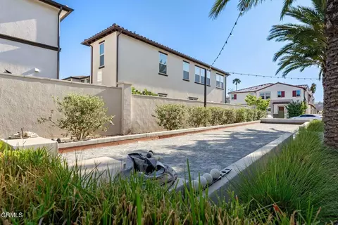 Exterior - 3068 Harrison Ln, Simi Valley, CA 93065 photo 10 of 11