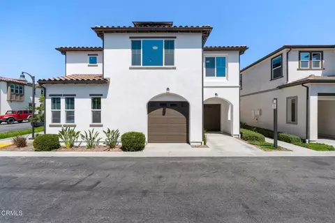 Exterior - 3068 Harrison Ln, Simi Valley, CA 93065 photo 3 of 11