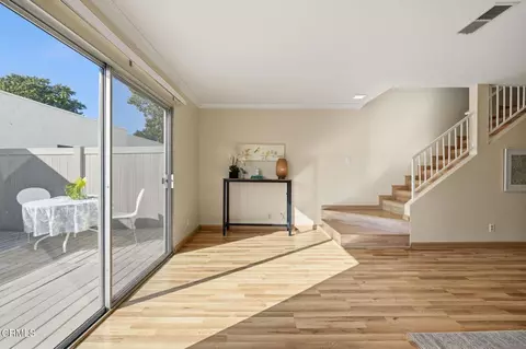 Living - 3017 Kelp Ln, Oxnard, CA 93035 photo 4 of 5