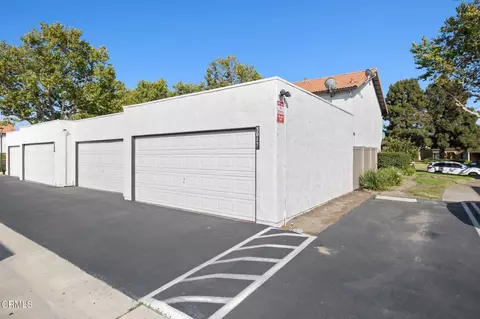 Exterior - 3017 Kelp Ln, Oxnard, CA 93035 photo 5 of 7