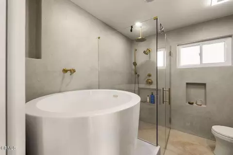 Bath - 1994 E Ojai Ave, Ojai, CA 93023 photo 3 of 4