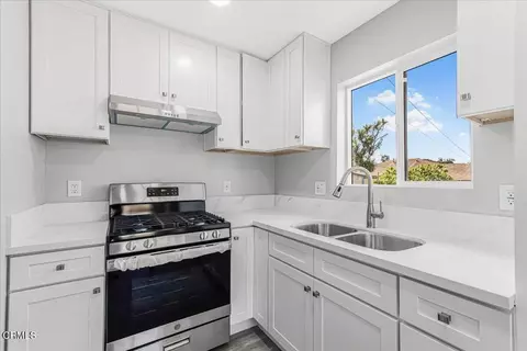 Kitchen - 634 E Kamala St, Oxnard, CA 93033 photo 2 of 2