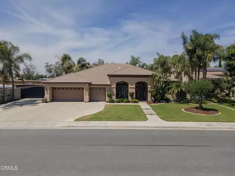 13510 Hinault Dr, Bakersfield, CA 93314