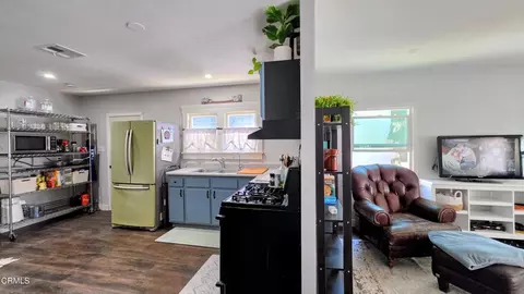 Entry Way - 712 Main St, Piru, CA 93040 photo 2 of 3