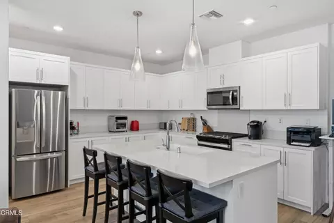2364 Haley Point Dr #102, Ventura, CA 93003