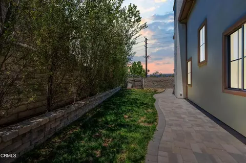 Exterior - 209 Southcrest Pl, Simi Valley, CA 93065 photo 7 of 9