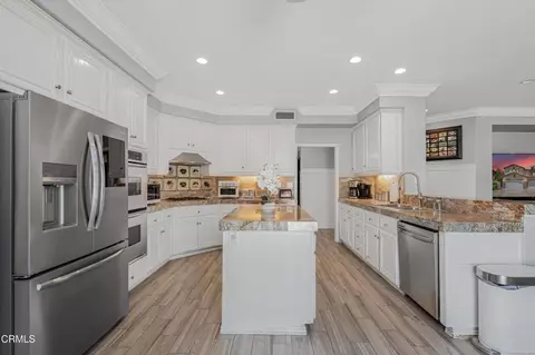 Kitchen - 209 Southcrest Pl, Simi Valley, CA 93065 photo 5 of 5