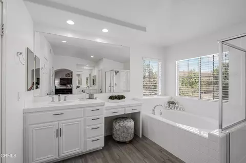 Bath - 209 Southcrest Pl, Simi Valley, CA 93065 photo 4 of 4