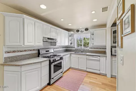 Kitchen - 386 Larmier, Oak View, CA 93022 photo 1 of 6