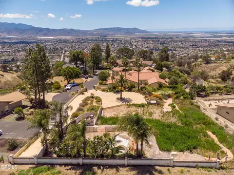 833 W Highland Dr, Camarillo, CA 93010 photo 24