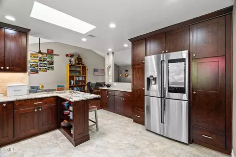 Kitchen - 577 Corte Aguacate, Camarillo, CA 93010 photo 3 of 5