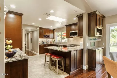 Kitchen - 577 Corte Aguacate, Camarillo, CA 93010 photo 5 of 5