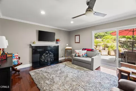 Living - 577 Corte Aguacate, Camarillo, CA 93010 photo 3 of 4