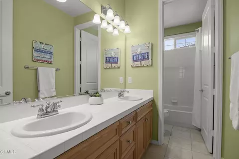 Bath - 1423 Caspian Way, Oxnard, CA 93035 photo 5 of 6