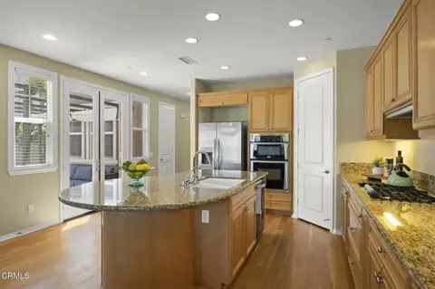 Kitchen - 1423 Caspian Way, Oxnard, CA 93035 photo 4 of 6