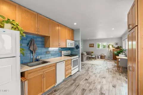 Kitchen - 1308 Devon Ln, Ventura, CA 93001 photo 5 of 7
