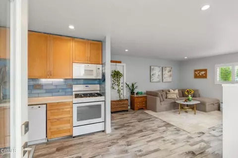 Kitchen - 1308 Devon Ln, Ventura, CA 93001 photo 4 of 7