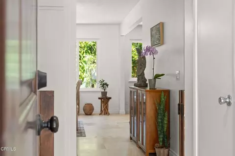 Entry Way - 1057 Offshore St, Oxnard, CA 93035 photo 2 of 2