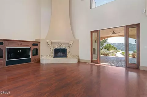Living - 10948 Alto Ct, Oak View, CA 93022 photo 3 of 7